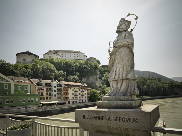 Historische Festungsstadt erobern