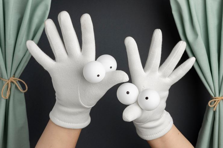 adorable-hand-puppet-show-kids