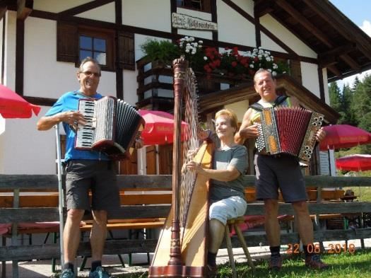 Hausmusik beim Alpengasthof Höhlenstein