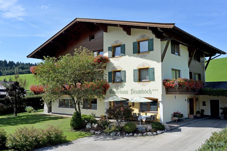 Gästehaus Bramböck Bad Häring Sommeransicht