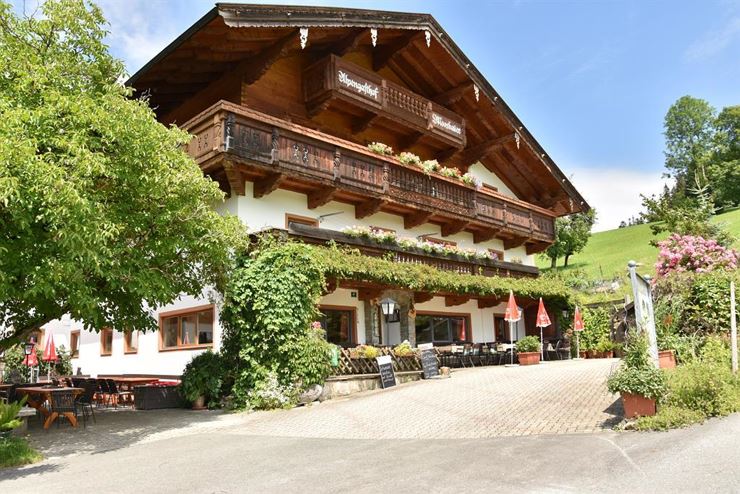 Berggasthof Moosbauer Erl - Ansicht im Sommer