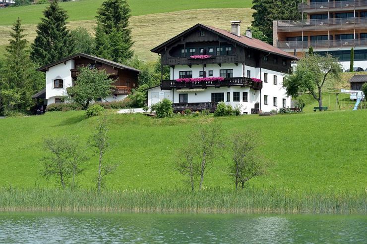 Haus Seefried am See im Sommer