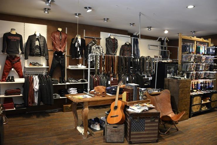 Manhattan jeans & co Kufstein Innenansicht