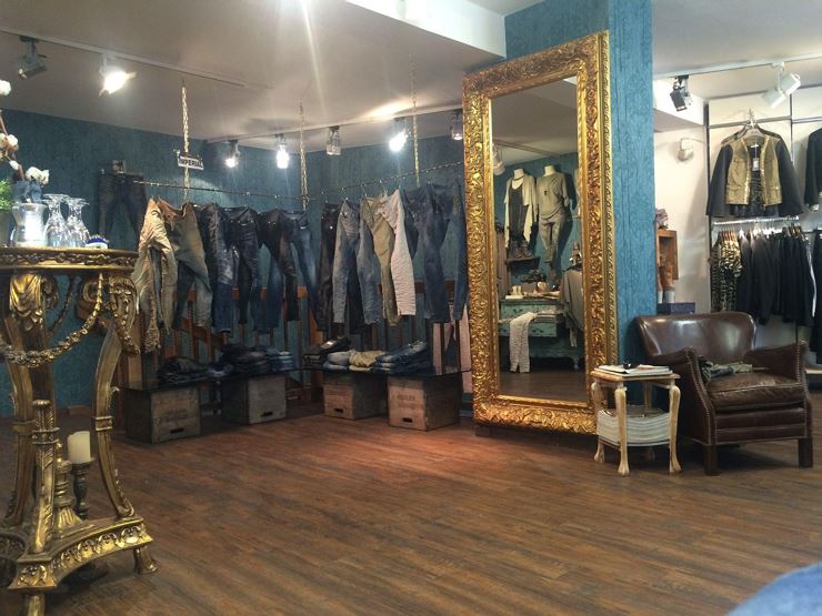 Manhatten jeans & co Kufstein Innen