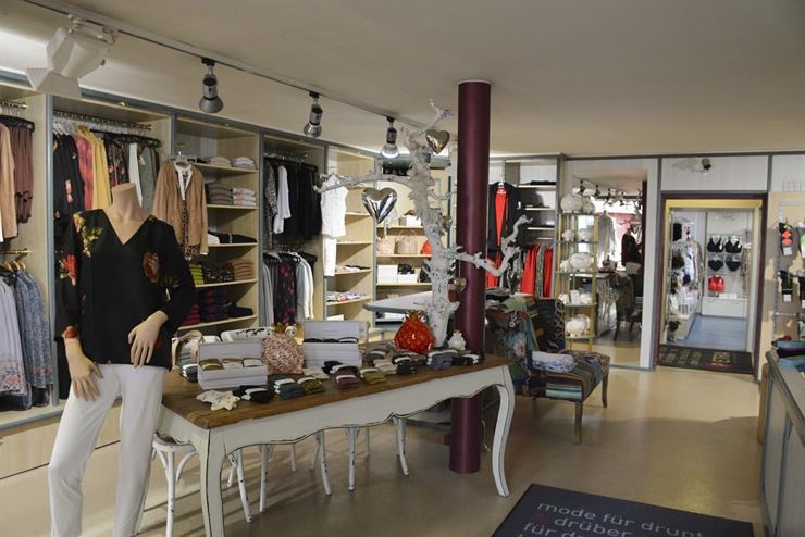 Petra Mode Kufstein Shop innen