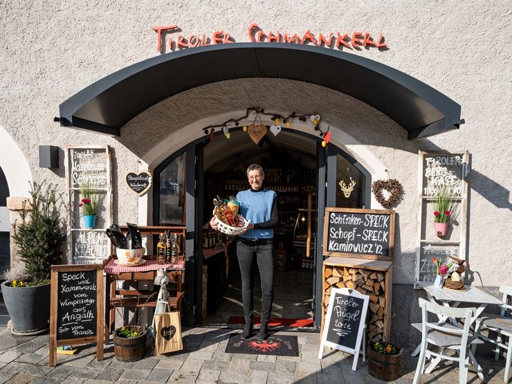 Eingang Tiroler Schmankerlladen Kufstein