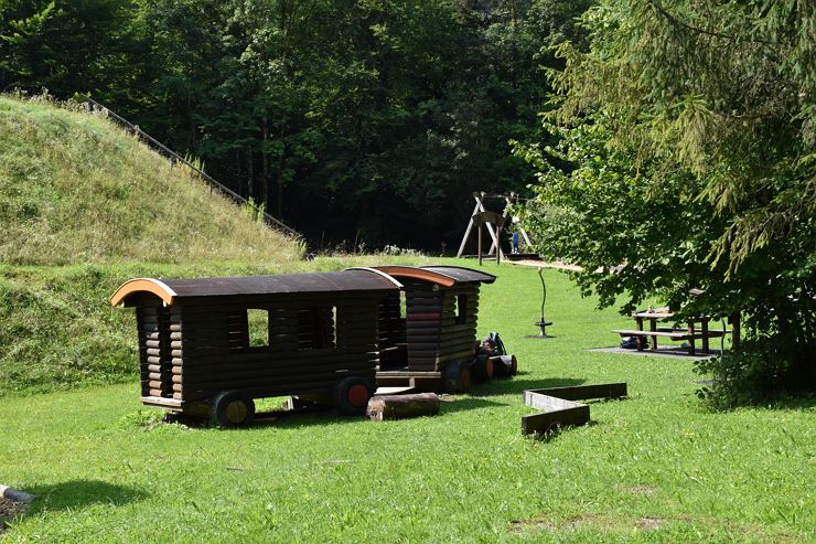 Spielplatz Theaterhütte 3