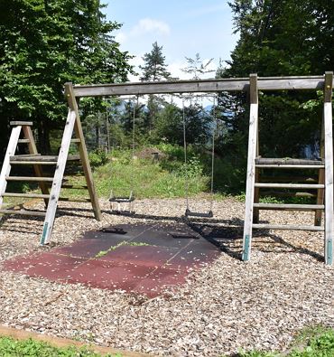 Parco giochi nel bosco vicino al Theaterhütte