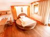 Single room, shower or bath, toilet, no smoker