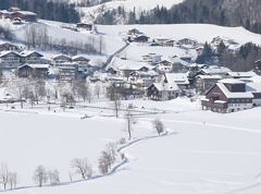 Winter hike around lake Thiersee