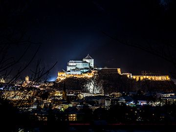 Festung Kufstein bei Nacht
