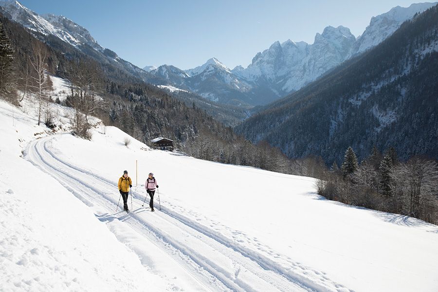 Winterwandern im verschneiten Kaisertal